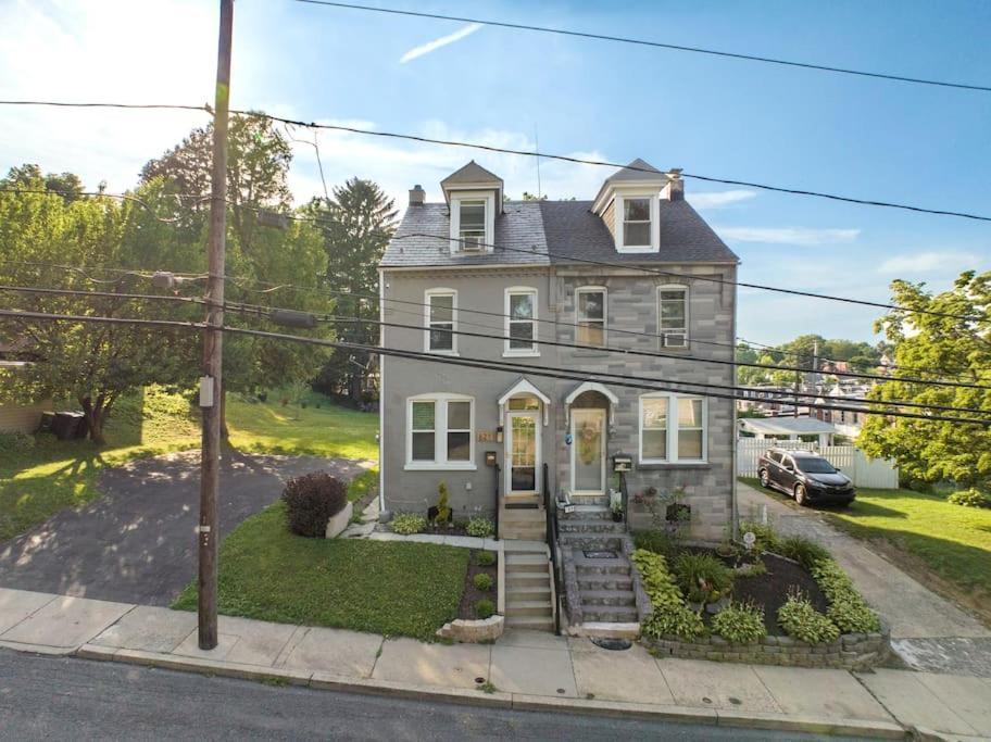 Rare City Home W/ Backyard Fire-Pit & Hottub Lancaster Dış mekan fotoğraf