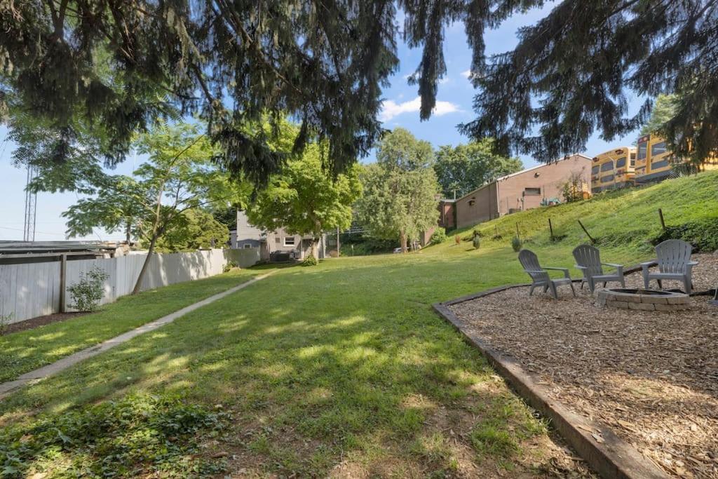 Rare City Home W/ Backyard Fire-Pit & Hottub Lancaster Dış mekan fotoğraf